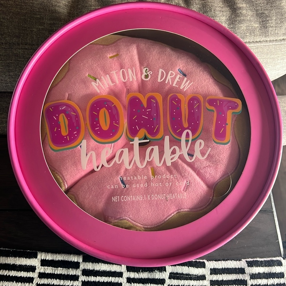 NEW Milton & Drew Heatable Donut